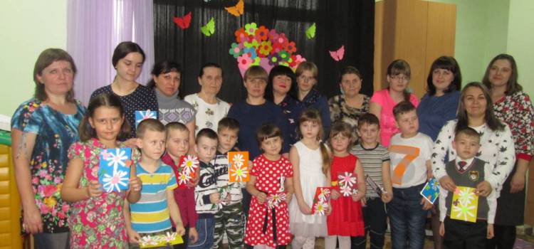 Весенний праздник для любимых мам